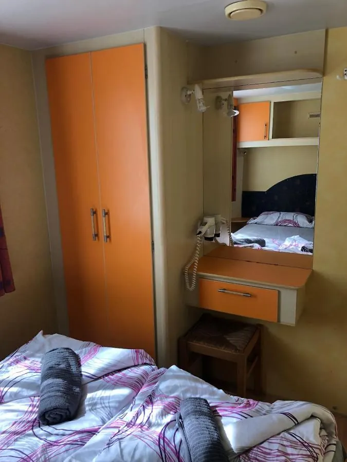 Sona Mobilhome Lido di Spina 0*,